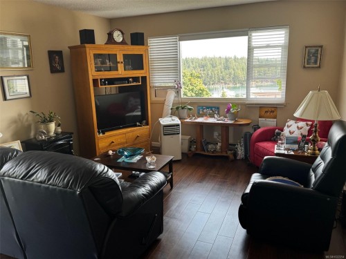 275 Cypress St, Nanaimo, BC - Indoor Photo Showing Living Room