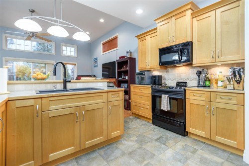 5-2300 Murrelet Dr, Comox, BC 