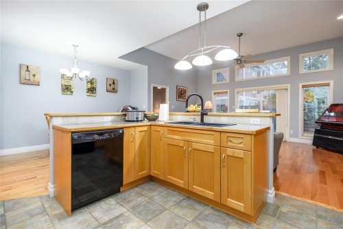 5-2300 Murrelet Dr, Comox, BC 