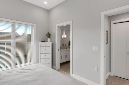 13-4355 Viewmont Ave, Saanich, BC 