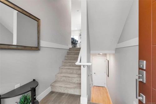 13-4355 Viewmont Ave, Saanich, BC 