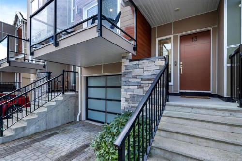 13-4355 Viewmont Ave, Saanich, BC 