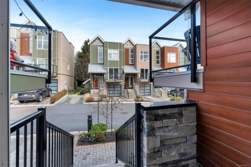 13-4355 Viewmont Ave, Saanich, BC 