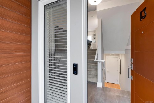 13-4355 Viewmont Ave, Saanich, BC 