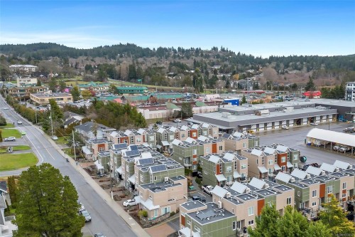 13-4355 Viewmont Ave, Saanich, BC 