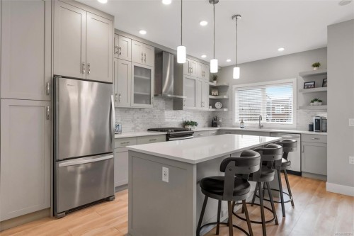 13-4355 Viewmont Ave, Saanich, BC 