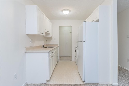 301-3251 Cowichan Lake Rd, Duncan, BC - Indoor