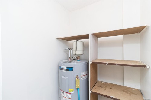 301-3251 Cowichan Lake Rd, Duncan, BC - Indoor Photo Showing Basement