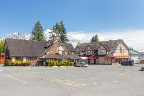 301-3251 Cowichan Lake Rd, Duncan, BC - Outdoor With Facade
