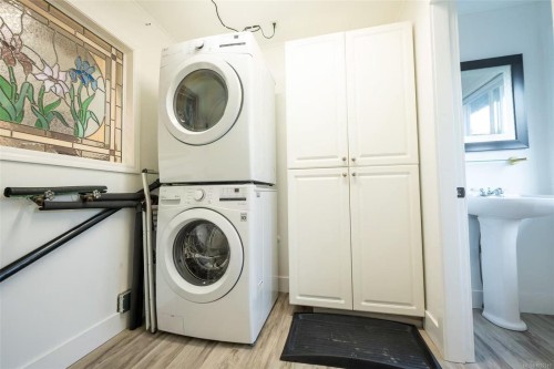 3956 Cedar Hill Cross Rd, Saanich, BC 