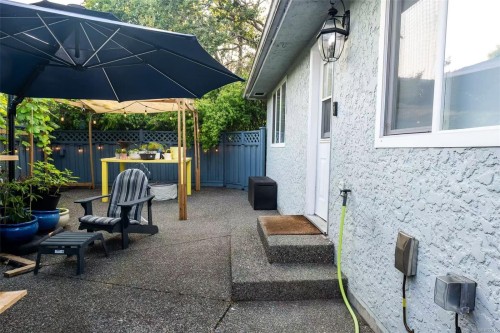 3956 Cedar Hill Cross Rd, Saanich, BC 