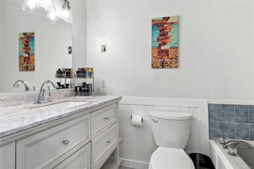 876 Springbok Rd, Campbell River, BC 