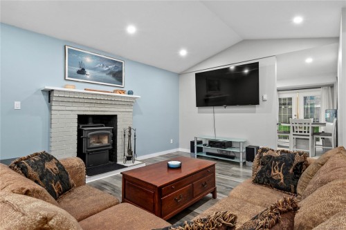 876 Springbok Rd, Campbell River, BC 