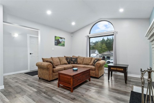 876 Springbok Rd, Campbell River, BC 