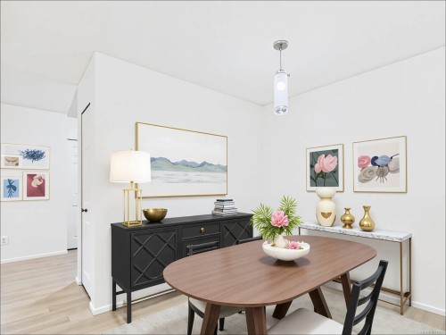 102-1028 Balmoral Rd  Victoria, BC V8T 1A8