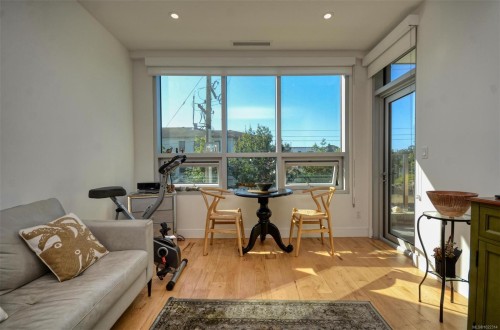 203-916 Lyall St, Esquimalt, BC - Indoor