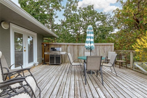 4725 Treetop Hts, Saanich, BC 