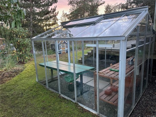 4725 Treetop Hts, Saanich, BC 