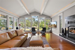 2751 Shoreline Dr  View Royal, BC V9B 1M7