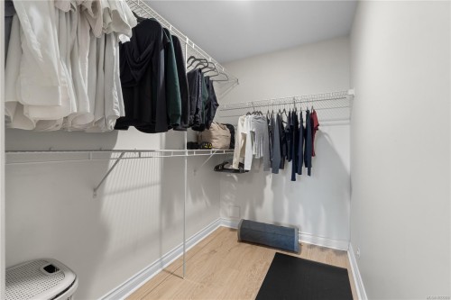 107-2111 Meredith Rd, Nanaimo, BC - Indoor With Storage