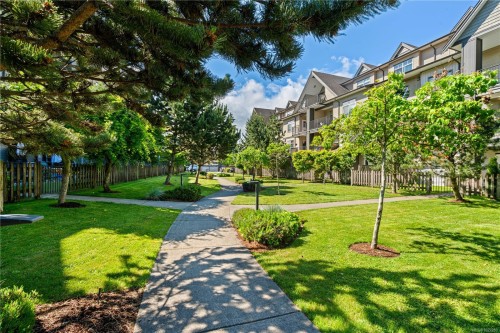 107-2111 Meredith Rd, Nanaimo, BC - Outdoor