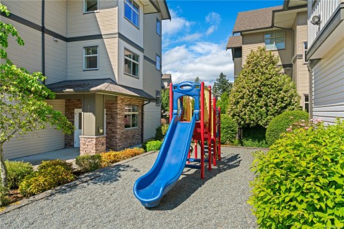 107-2111 Meredith Rd, Nanaimo, BC - Outdoor