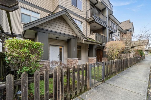 107-2111 Meredith Rd, Nanaimo, BC - Outdoor