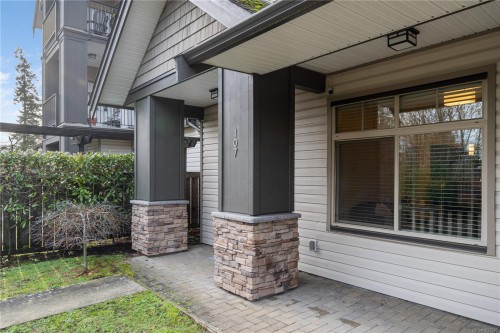 107-2111 Meredith Rd, Nanaimo, BC - Outdoor