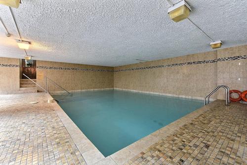 Pool - 211-3470 Rue Simpson, Montréal (Ville-Marie), QC - Indoor Photo Showing Other Room