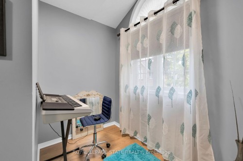 5 Vulcan Court, Hamilton, ON - Indoor