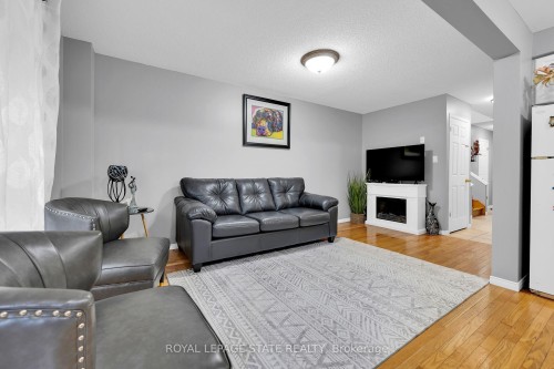 5 Vulcan Court, Hamilton, ON - Indoor Photo Showing Living Room With Fireplace
