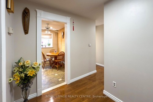 254 Louis Drive, Mississauga, ON - Indoor Photo Showing Other Room