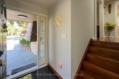 254 Louis Drive, Mississauga, ON - Indoor Photo Showing Other Room