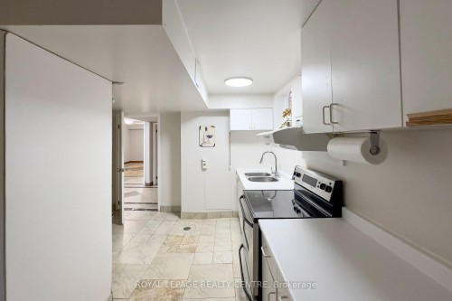 254 Louis Drive, Mississauga, ON - Indoor Photo Showing Kitchen With Double Sink