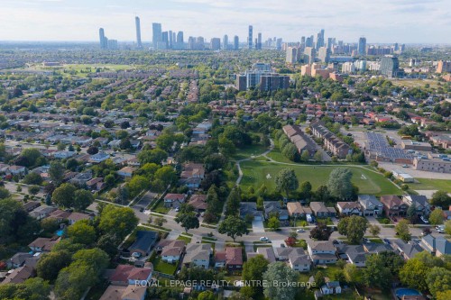 254 Louis Drive, Mississauga, ON - Outdoor With View