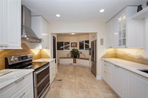 2229 Arbutus Rd, Saanich, BC 