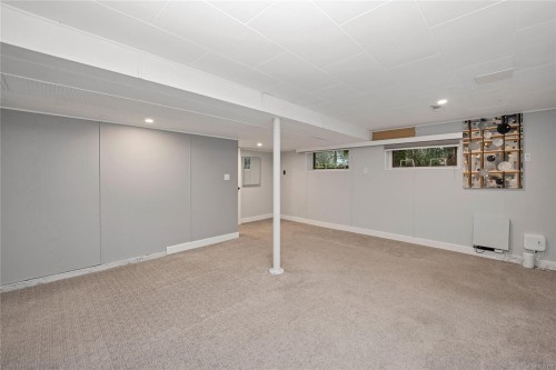 2229 Arbutus Rd, Saanich, BC 