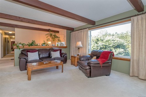 6627 Lakes Rd, Duncan, BC 