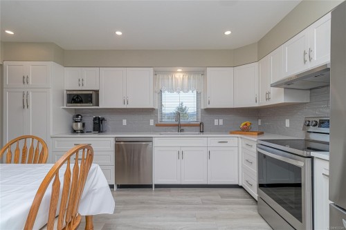 6627 Lakes Rd, Duncan, BC 