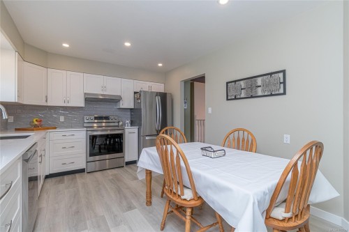 6627 Lakes Rd, Duncan, BC 