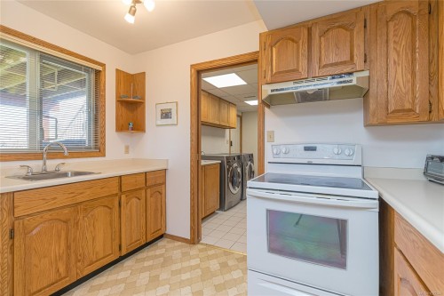 6627 Lakes Rd, Duncan, BC 