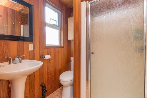 6627 Lakes Rd, Duncan, BC 