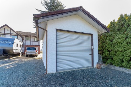 6627 Lakes Rd, Duncan, BC 