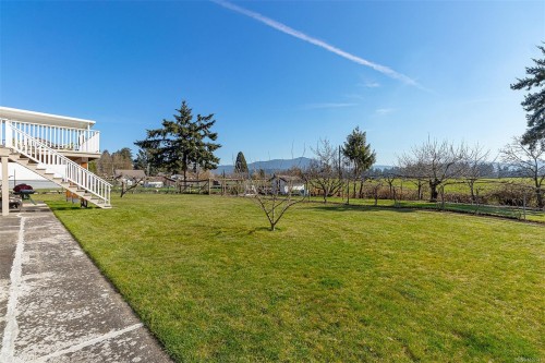 6627 Lakes Rd, Duncan, BC 