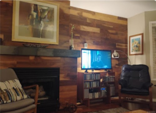 201-320 Selby St  Nanaimo, BC V9R 2R5