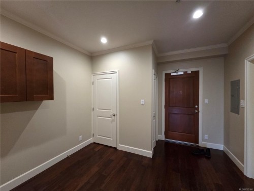 305-2006 Troon Crt, Langford, BC - Indoor Photo Showing Other Room