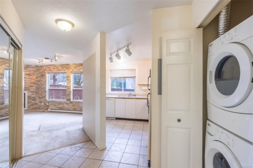 201-1055 Hillside Ave, Victoria, BC - Indoor Photo Showing Laundry Room