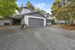 1616 Nelles Pl  Saanich, BC V8N 6L7