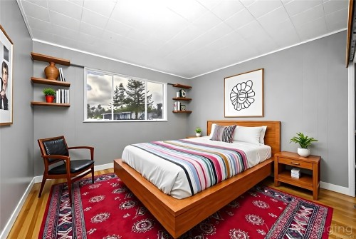 680 Pine St, Nanaimo, BC - Indoor Photo Showing Bedroom