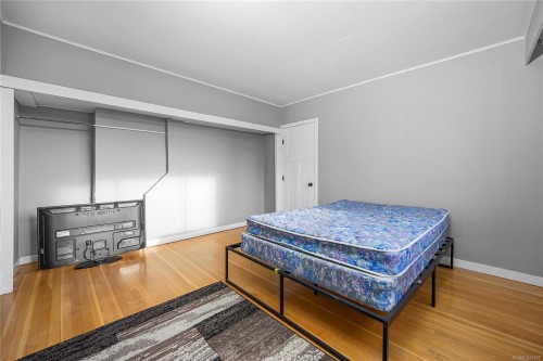 680 Pine St, Nanaimo, BC - Indoor Photo Showing Bedroom